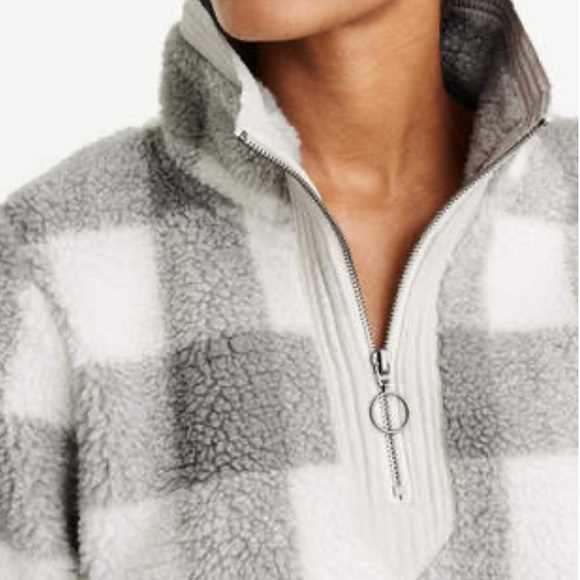 Abercrombie & Fitch Cream and Gray Checkered Fleece - Picture 5 of 11